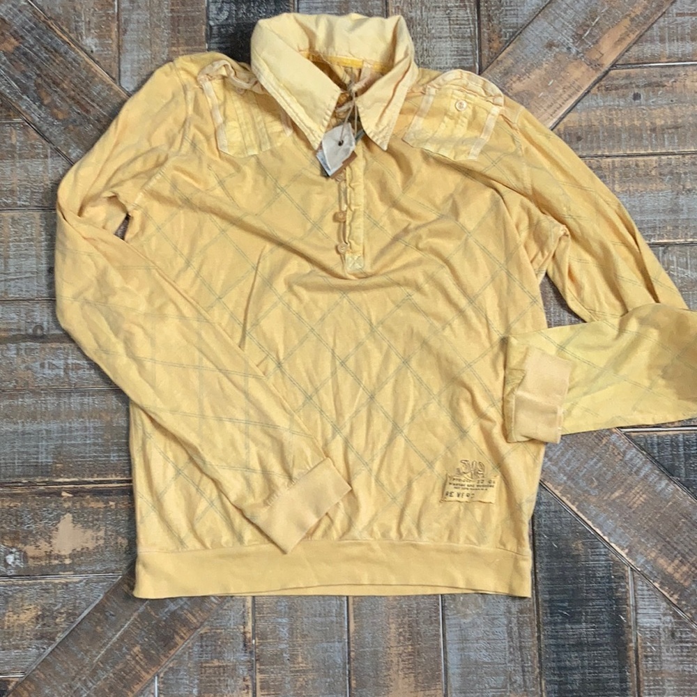 Urban brand Re-Vero vintage style yellow shirt.